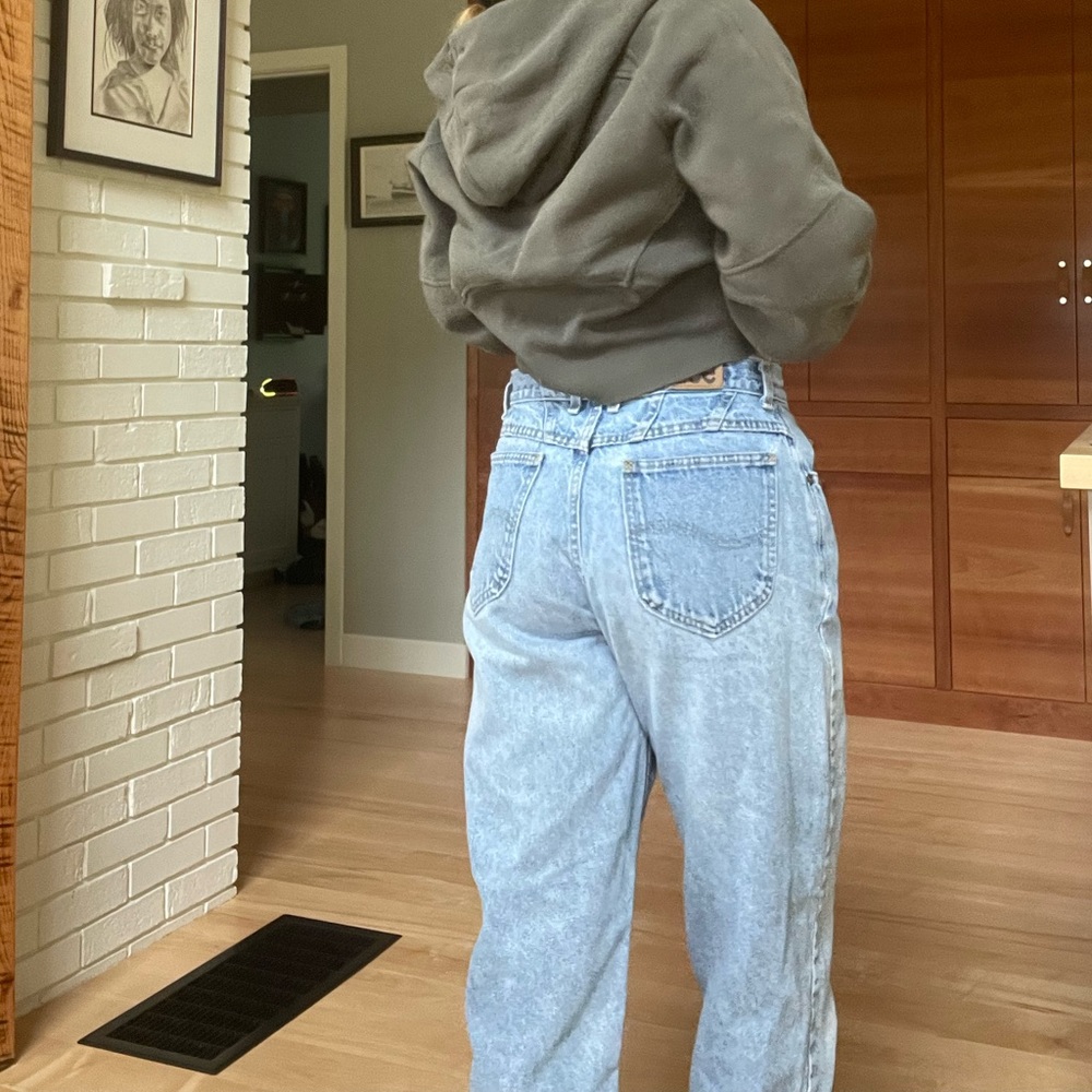 Vintage Lee High Rise Light Wash Blue Jeans Mom Tapered 90s Worn Size 28… - Picture 2 of 8
